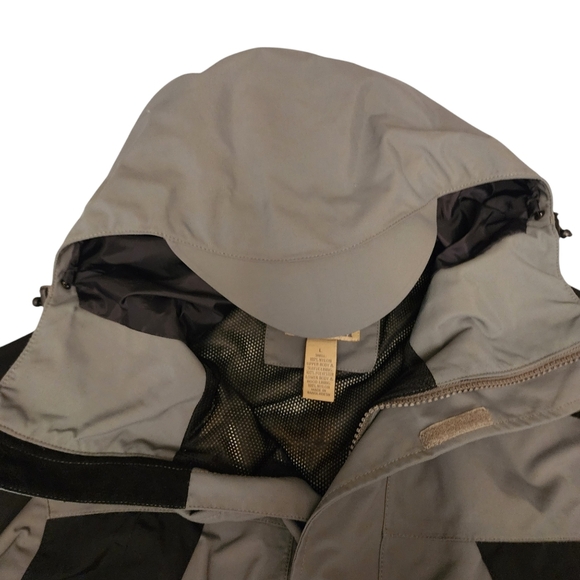 Duluth Men's Gray and Black Jacket - Picture 3 of 14